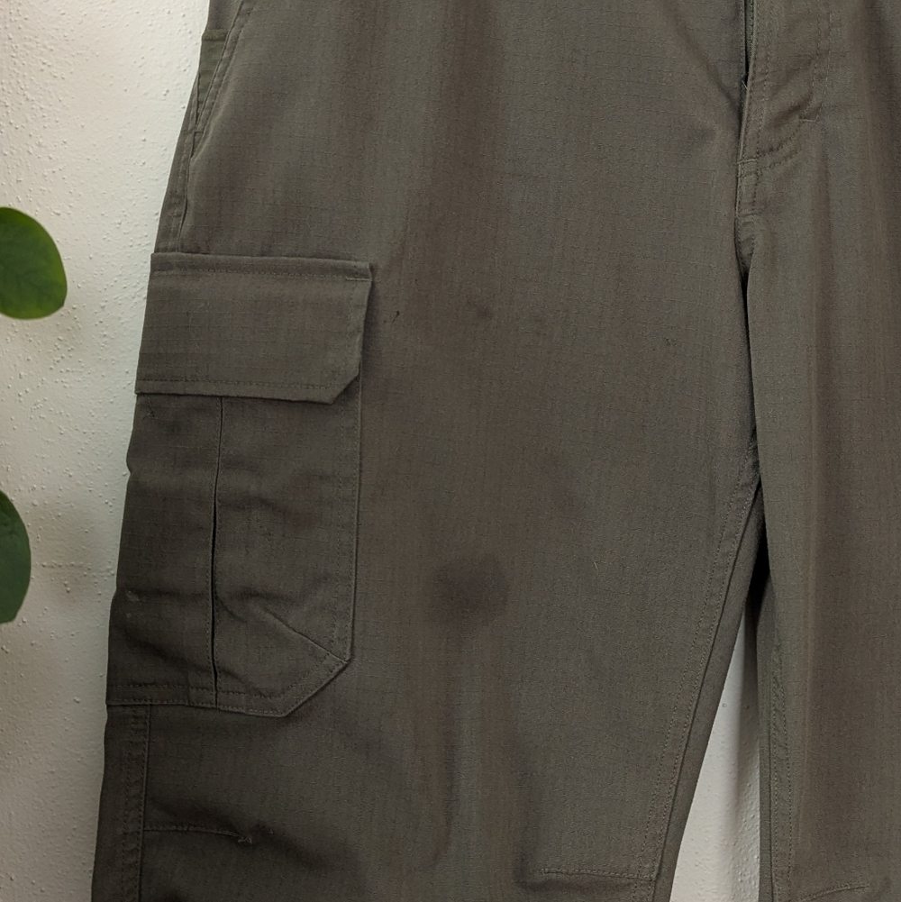 Under Armour | 34 x 32 | Loose Fit | Cargo Pant | Green - Picture 5 of 12